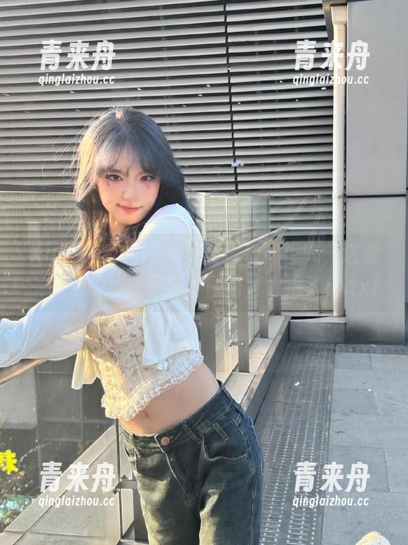 Xiuren秀人网-王俪丁 Xiuren秀人网 - 无圣光也能撩人,这套王俪丁的秘密写真套图简直太绝了!.txt
