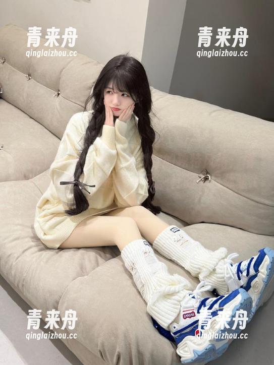 Xiuren秀人网 - 定制你的独特风格：雨瞳Yoyo圣诞作品带来不一样的节日体验.txt