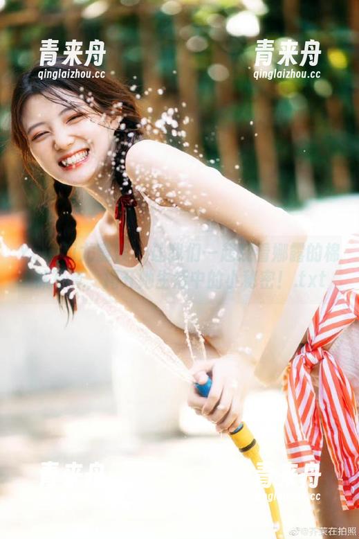 YouMi尤蜜荟-娜露 YouMi尤蜜荟 - 让我们一起观看娜露的棉袜写真,揭开她生活中的小秘密!.txt