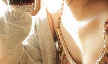 YouMi尤蜜荟 – 夏天的浪漫，玥儿玥er为你送上福利写真作品，记录下这一季的美丽与活力！.txt