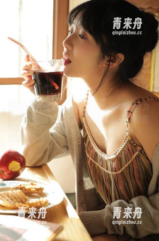 YouMi尤蜜荟-玥儿玥er YouMi尤蜜荟 - 夏天的浪漫,玥儿玥er为你送上福利写真作品,记录下这一季的美丽与活力!.txt