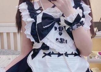 at鲨鱼内衣写真作品欣赏：每张图片都是女性之美的真实表达.txt