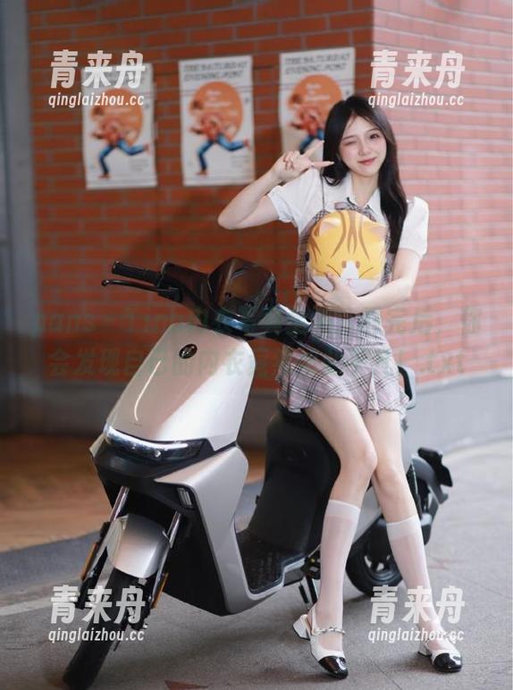 pans - Tina内衣写真全集：看完后，你会发现自己的内衣竟然如此平凡！.txt