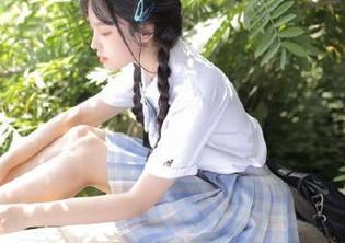 pans – 高清小青短裤写真集，记录她的动人瞬间与时尚心情.txt
