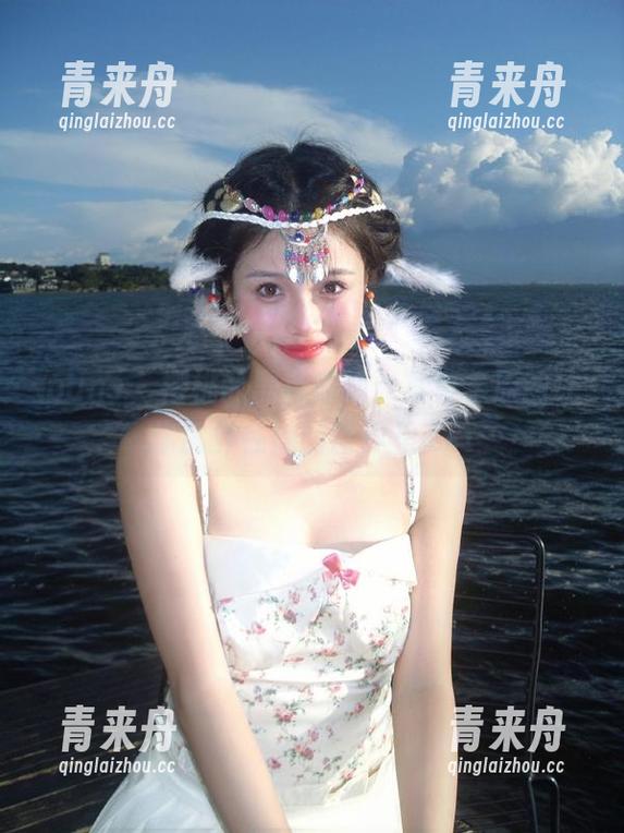 pans - 樱桃的黑色奇遇：写真集原图让你沉醉在她的世界里.txt