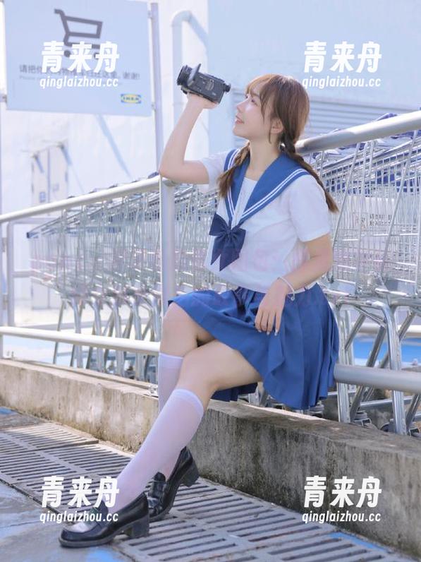 pans - 禾禾私拍修女图包：探索她神秘修女形象背后的故事与魅力.txt