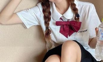 揭秘puypuy的创作秘密：欣赏她最新的cos原图写真.txt