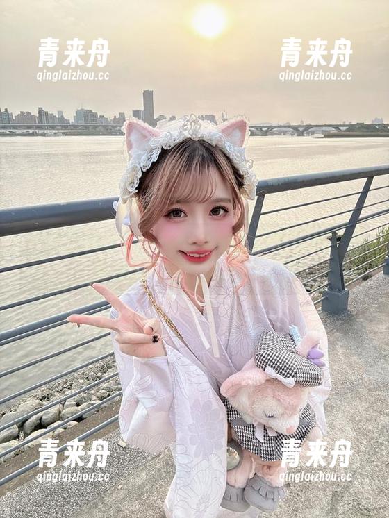 全新视觉盛宴：rinka冲田凛花更新的白色旗袍写真令人心醉.txt