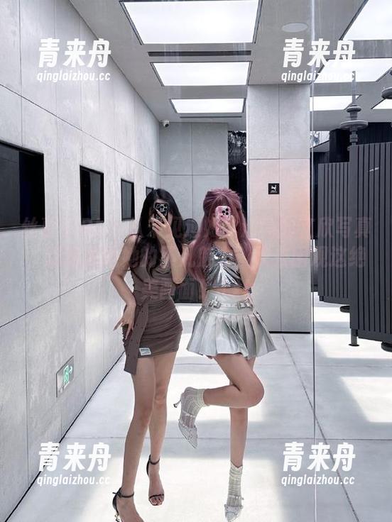 丝慕GIRL-文欣 丝慕GIRL - 从未见过如此油亮的文欣写真,精选展现她的不凡魅力,快来围观这绝美画面!.txt