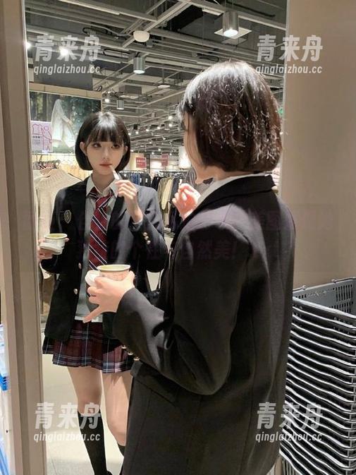 丽柜 - 佳怡的浴室私拍艺术，美图展现她独特的个性与自然美！.txt