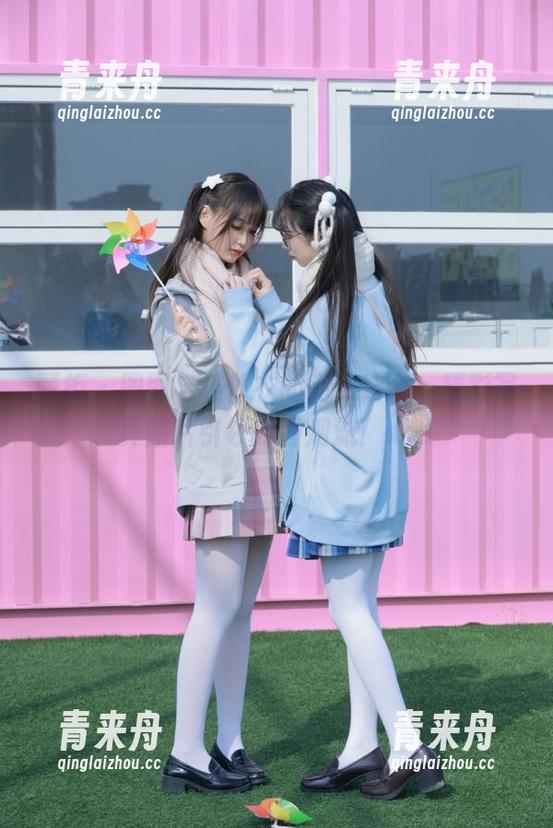 丽柜-图图 丽柜 - 图图与连体衣的完美结合,精彩写真图片引领时尚潮流!.txt