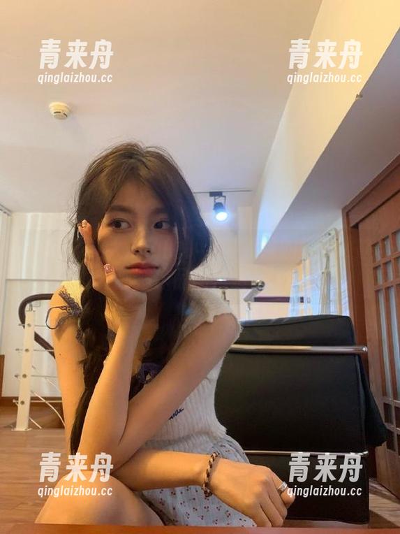 丽柜-小戈 丽柜 - 让人心动的小戈与棉袜的温馨故事:独特作品图片赏析.txt