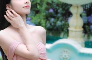 丽柜 – 把日常生活变成艺术，左左居家写真带来美好感受，丰富每一张图片.txt