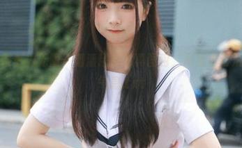 丽柜 – 校服魅力无限：潘潘精美写真图包，尽显青春活力与甜美气息.txt