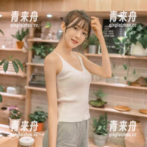 丽柜-潼潼 丽柜 - 高清写真——潼潼镂空作品,探寻细致光影中的美丽瞬间.txt
