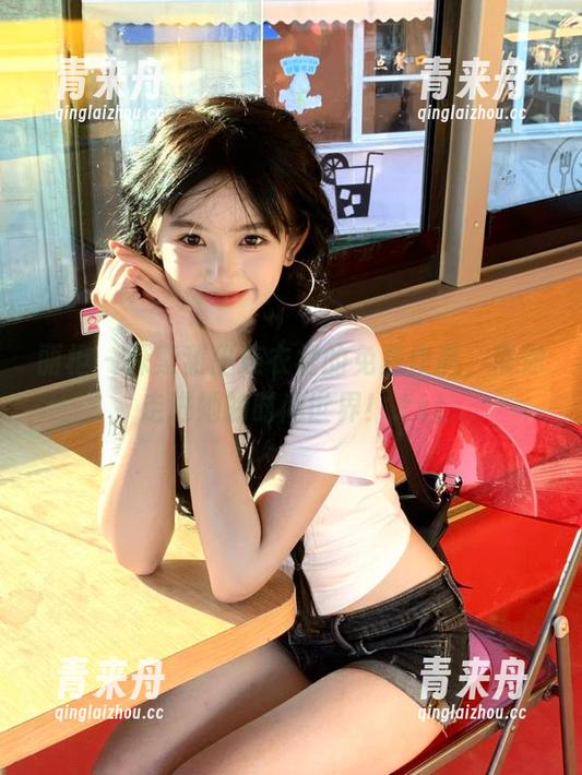 丽柜-甜甜 丽柜 - 探索甜甜连衣裙的免费作品,带你走进她的时尚世界!.txt