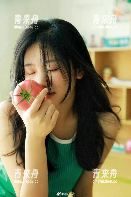 丽柜-菲菲 丽柜 - 菲菲的睡衣系列美图,柔情似水的绝美图集欣赏.txt