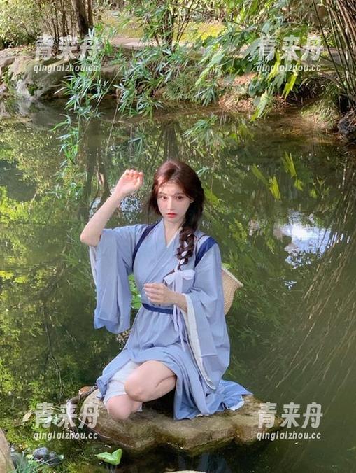 丽柜-黄芬 丽柜 - 黄芬姐姐多元风格写真合集,图包展现她的无限魅力与神秘感.txt
