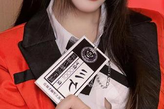 私房写真新体验：九言与冰淇淋的完美融合，味蕾与视觉的双重享受.txt