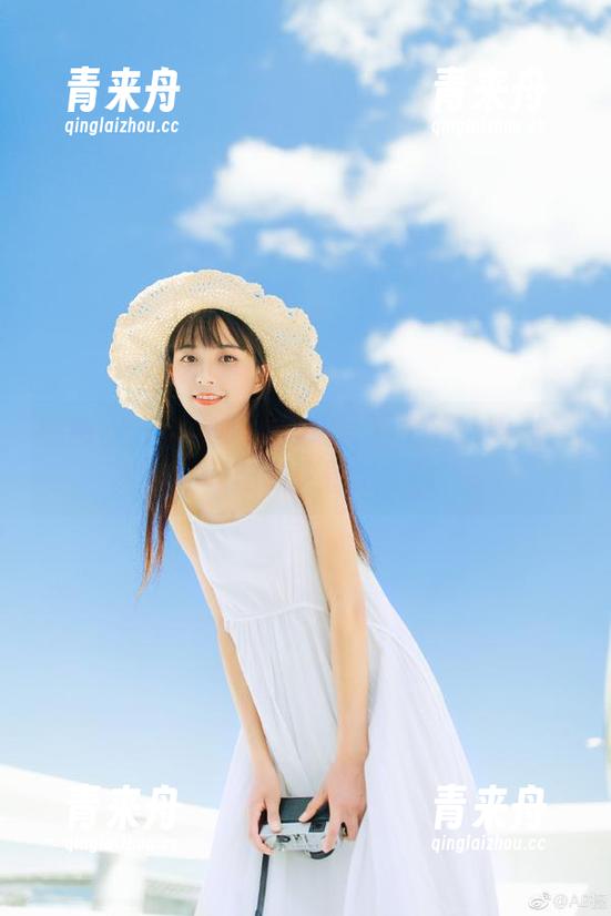 于芷晴 微密圈 - 于芷晴的海边写真之旅:阳光、沙滩与动人壁纸.txt