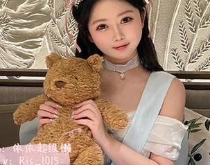 将依依超级懒2023-五月的丰满凝聚成美图，带来个性壁纸选择.txt
