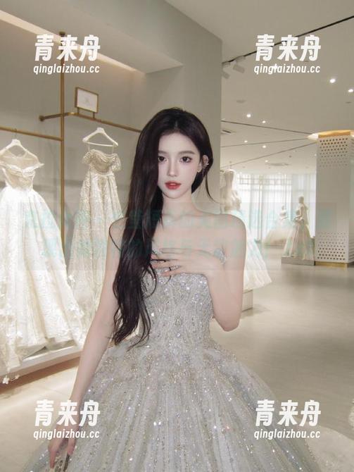 克拉女神-佳莹 克拉女神 - 佳莹短裤的美图精选合集,展现出她独特的风格与无敌魅力!.txt