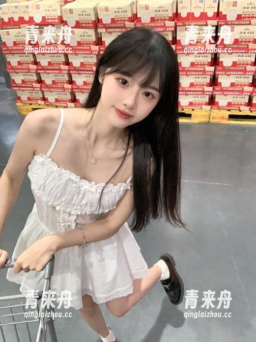 克拉女神-依娜丝 克拉女神 - 原图直击心灵:依娜丝最新夏日写真,尽情享受阳光与自我!.txt