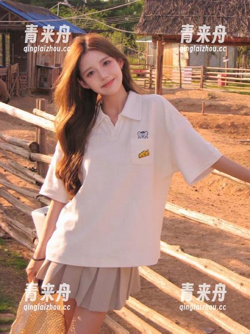 克拉女神 - 吕佳圣诞全套写真完美上线，原图让人捧腹大笑，提前感受节日的快乐！.txt