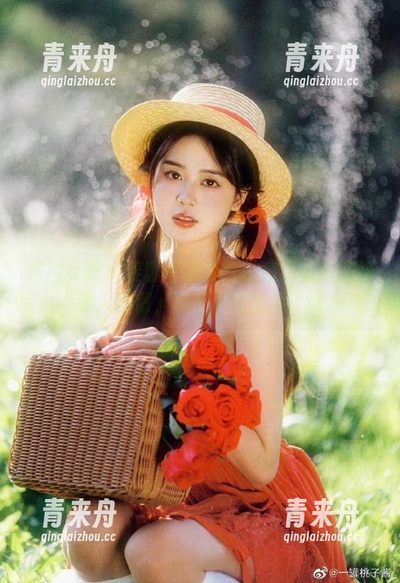 克拉女神 - 姜璐写真集：以高清画面演绎动人剧情，融艺术与生活.txt