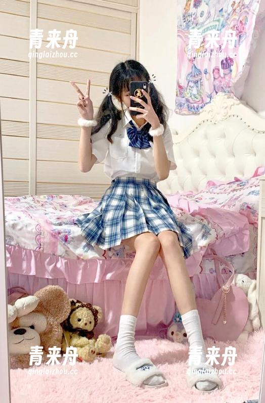 克拉女神 - 在小芹的自拍图集中，发现她与众不同的青春与梦想.txt