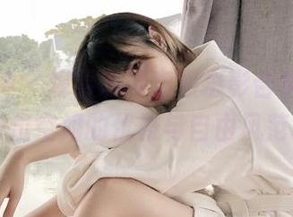 克拉女神 – 观看珊珊空姐摄影合集，感受这一位空姐的优雅与自由风范.txt