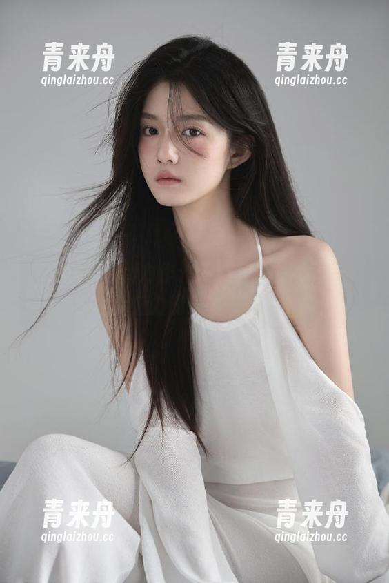 兔玩映画最新力作：萌喵女友美图，展现无穷魅力的写真作品.txt