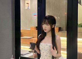 兔玩映画打破常规，腿超细的妹妹图包为何能搅动时尚圈？.txt