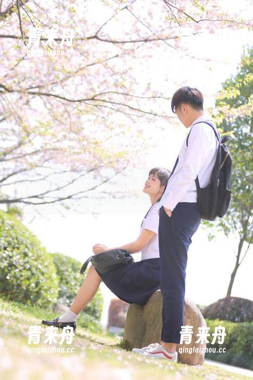 初夏女神-安妮 初夏女神 - 安妮浅装车模图集,让你免费观看她的美丽与灵动!.txt