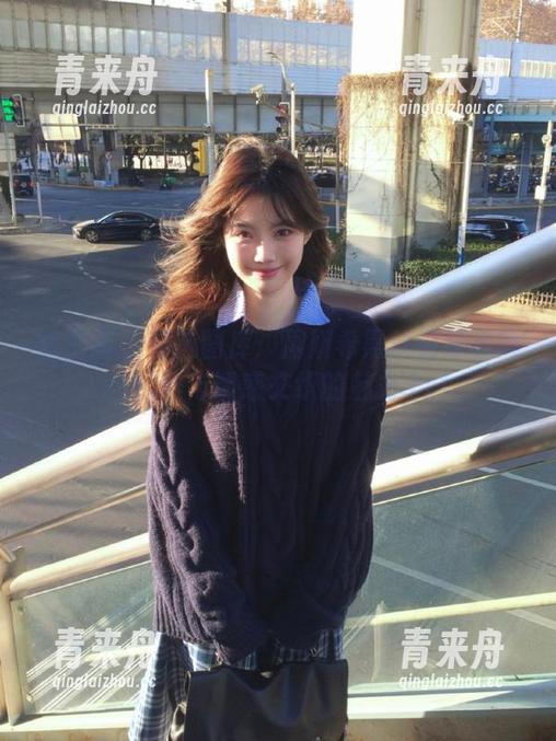 周妍希 微密圈 - 精选图库:周妍希黑丝钢琴老师,优雅与诱惑交织的魅力.txt