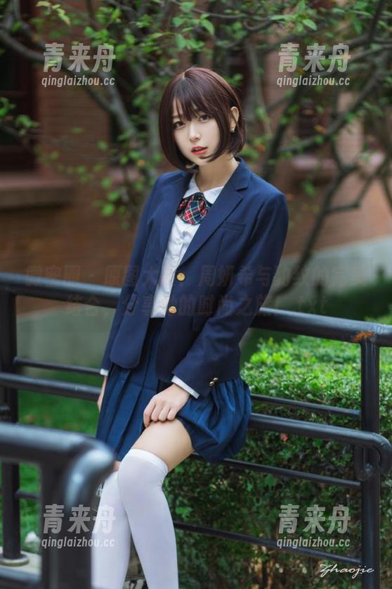 微密圈 - 原图大赏：周妍希与豹纹的完美结合，分享她的时尚之旅！.txt