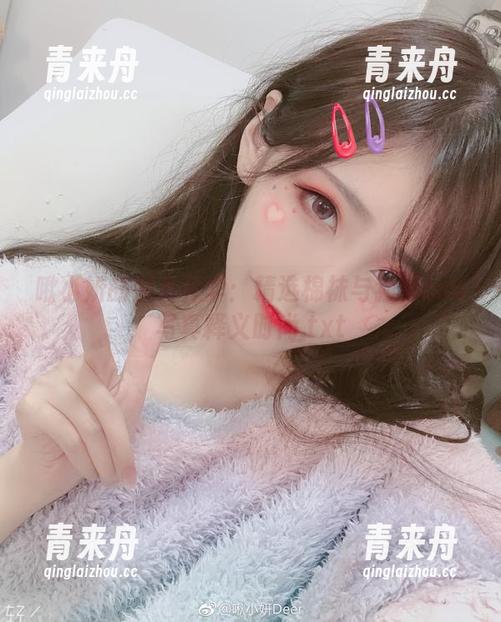 啾小妍 啾小妍的魅力升华:精选棉袜与独特cos写真释义时尚.txt