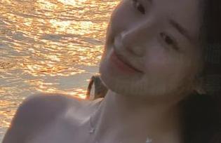 白裙少女美女的梦幻写真之旅，喵糖映画分享每一张照片背后的精彩故事.txt