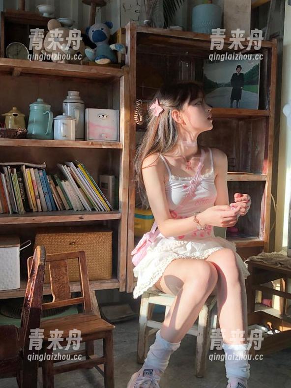 喵糖映画 喵糖映画最新作品:精美粉系旗袍套图,立即下载绝不错过!.txt