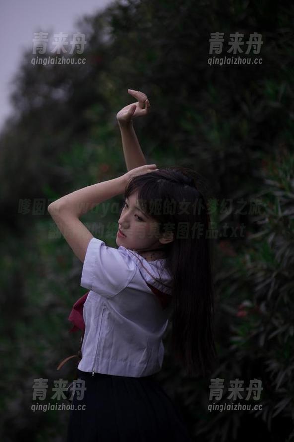 嗲囡囡-waya小帝姬 嗲囡囡 - waya小帝姬的女仆梦幻之旅:翻阅她的绝美写真套图作品.txt
