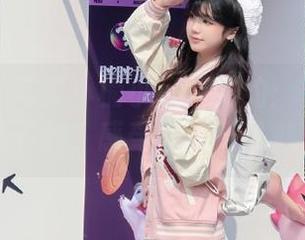 嗲囡囡 – 与梦小楠小夜猫相约：御姐写真精彩合集下载，感受她的不凡魅力！.txt