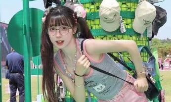 嗲囡囡 – 最新江念鱼夏天写真作品：捕捉阳光与梦想的无尽瞬间.txt