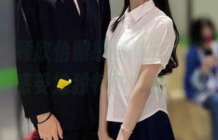 嗲囡囡 – 顾欣怡眼镜写真作品集，免费下载让你感受她独特的风格与优雅.txt
