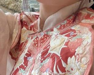 解锁夏小秋秋秋黑色衬衫写真集，启动下载体验前所未有的美！.txt