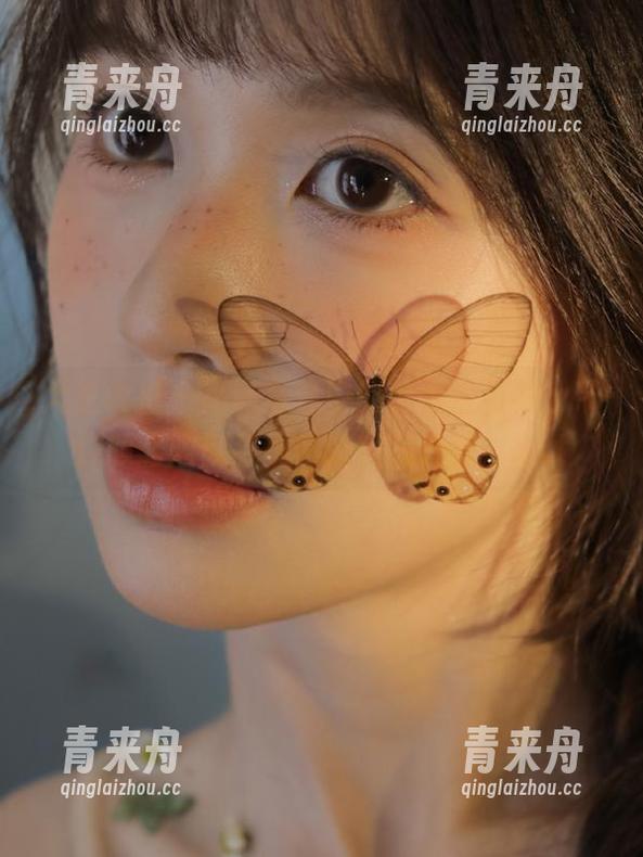 大生模拍-小悦 大生模拍 - 高清写真中的小悦白衬衫,带你领略幽默与优雅的完美碰撞!.txt