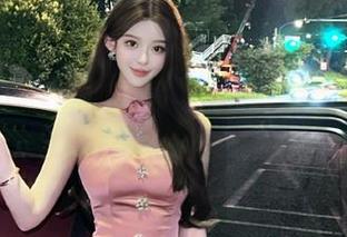 头条女神 – 精选资源：琳琳的短裤写真在线呈现，感受时尚潮流.txt