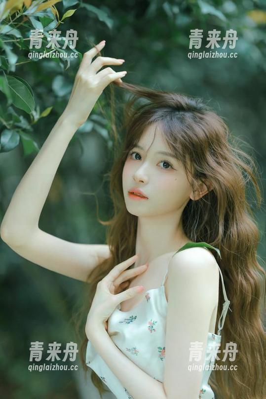 奈汐酱Nice 从容优雅,奈汐酱Nice高跟鞋写真作品,值得每一个时尚女孩学习!.txt