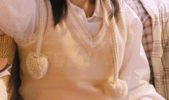 奈汐酱Nice化身优雅修女，动人cos图册不容错过！.txt