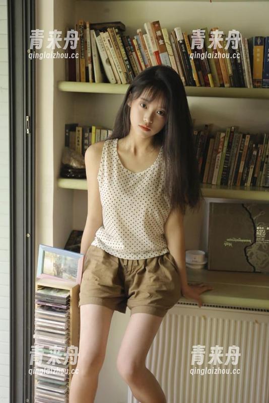 精美吊带写真，姜仁卿(강인경)原图免费下载，带你体验她的艺术之美！.txt