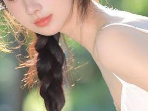 迷人姜仁卿(강인경)泳衣美图：夏日清凉风情尽在这组图集.txt